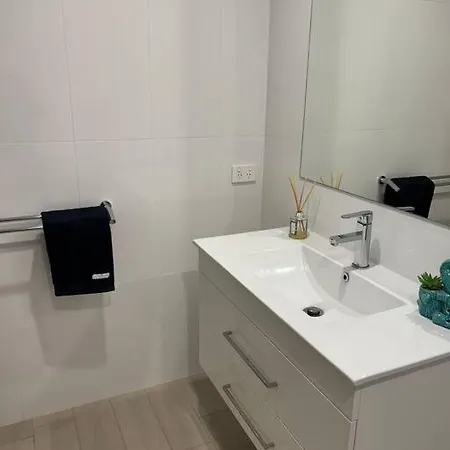 Plush Apartment On Mort Canberra Exterior photo