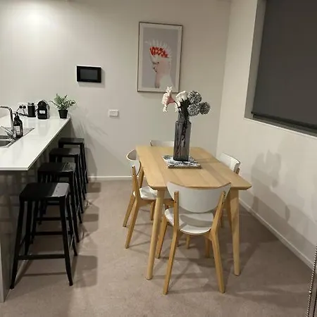 Plush Apartment On Mort Canberra Exterior photo