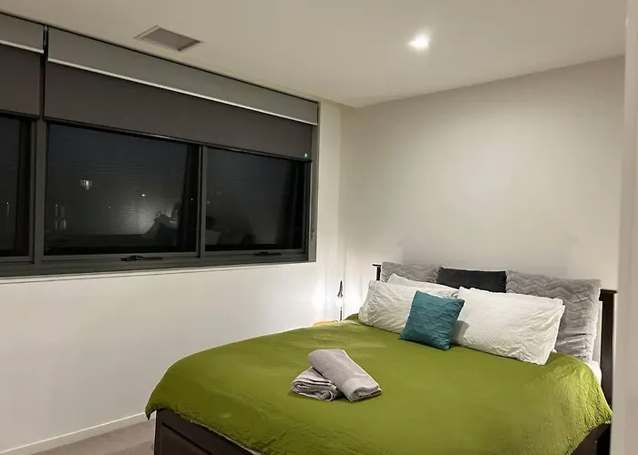 Plush Apartment On Mort