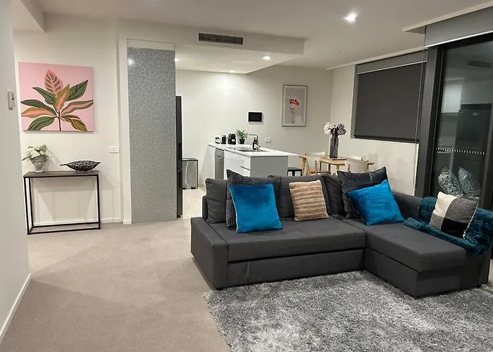 Plush Apartment On Mort