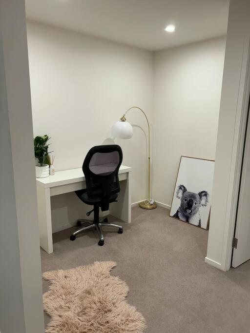 Plush On Mort Apartment