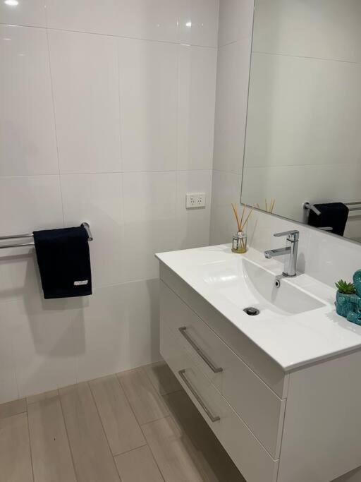 Plush On Mort Apartment Canberra