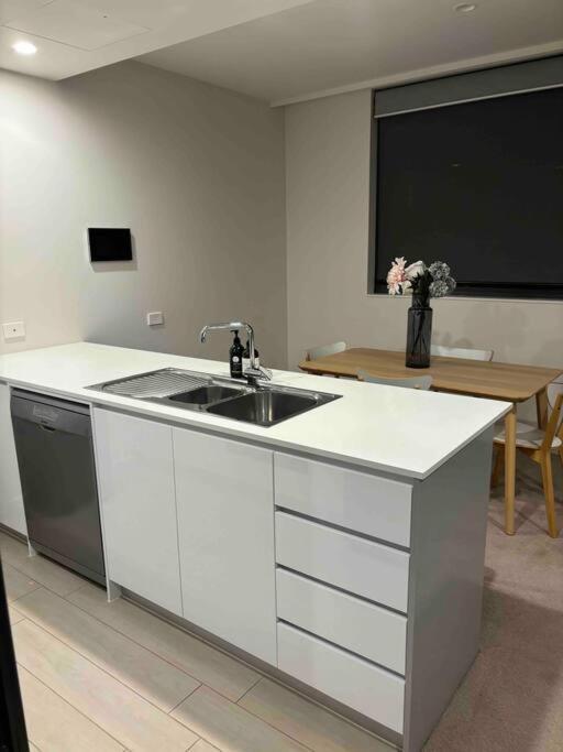 Apartment Plush On Mort Canberra