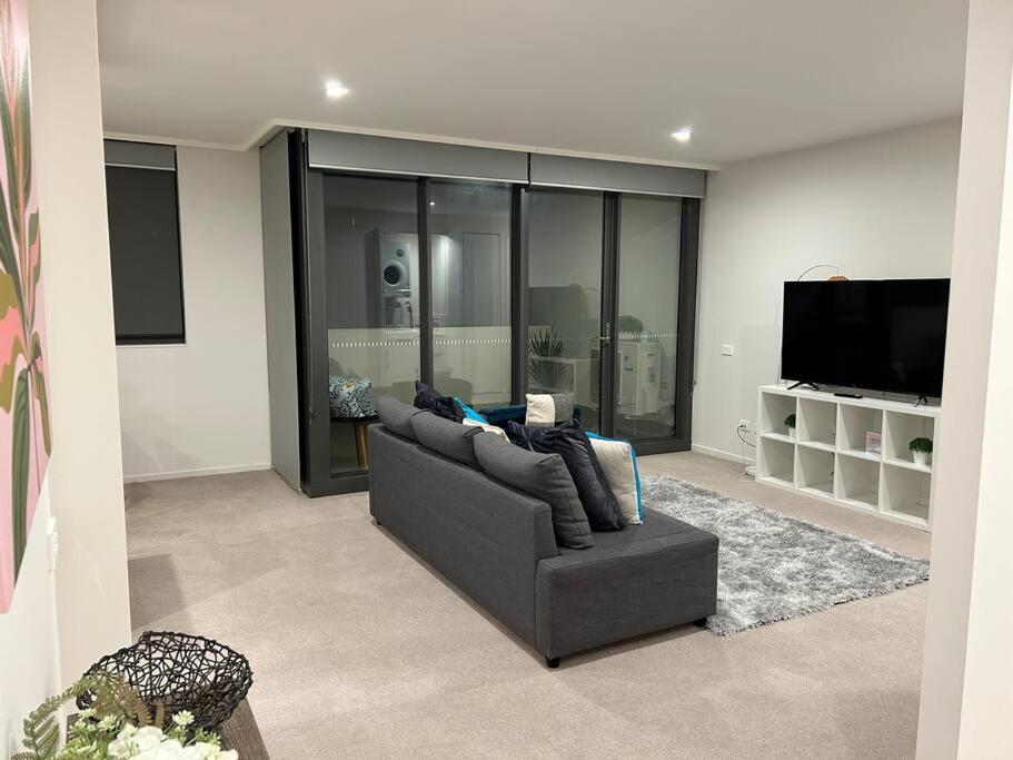 Plush On Mort Apartment Canberra